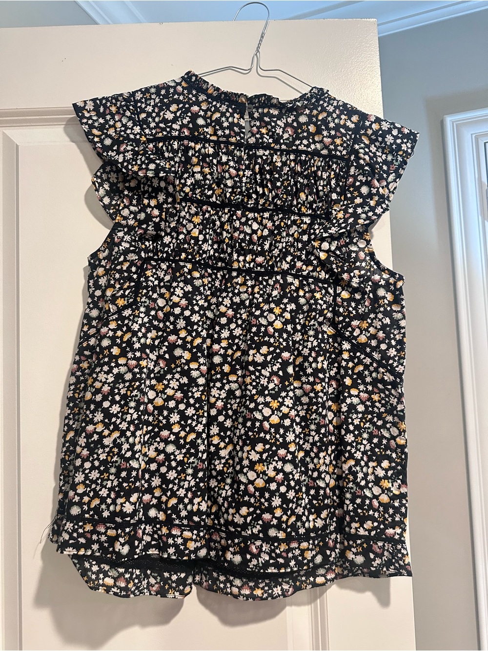 Rails Black Floral Ruffle Shell Top - Picture 2 of 3